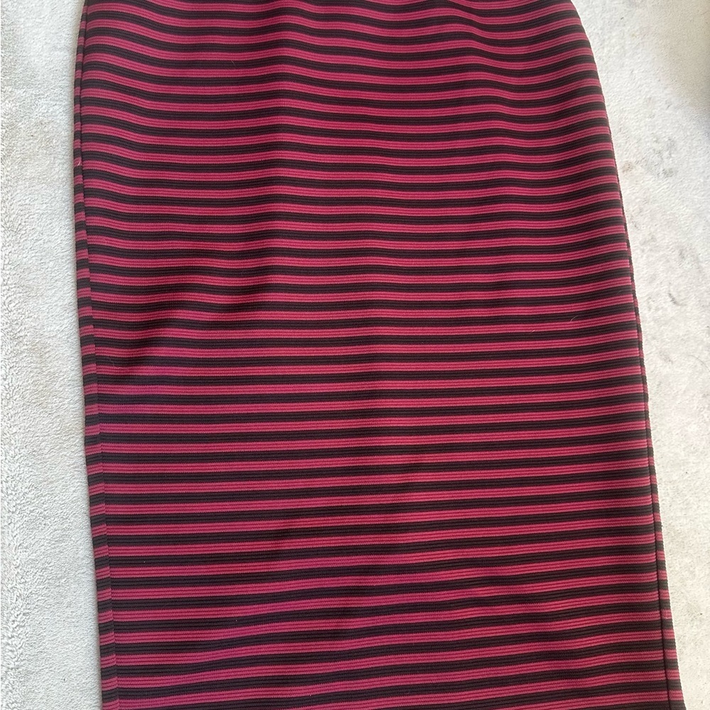 Forever 21 Red and Black Pencil Midi Skirt